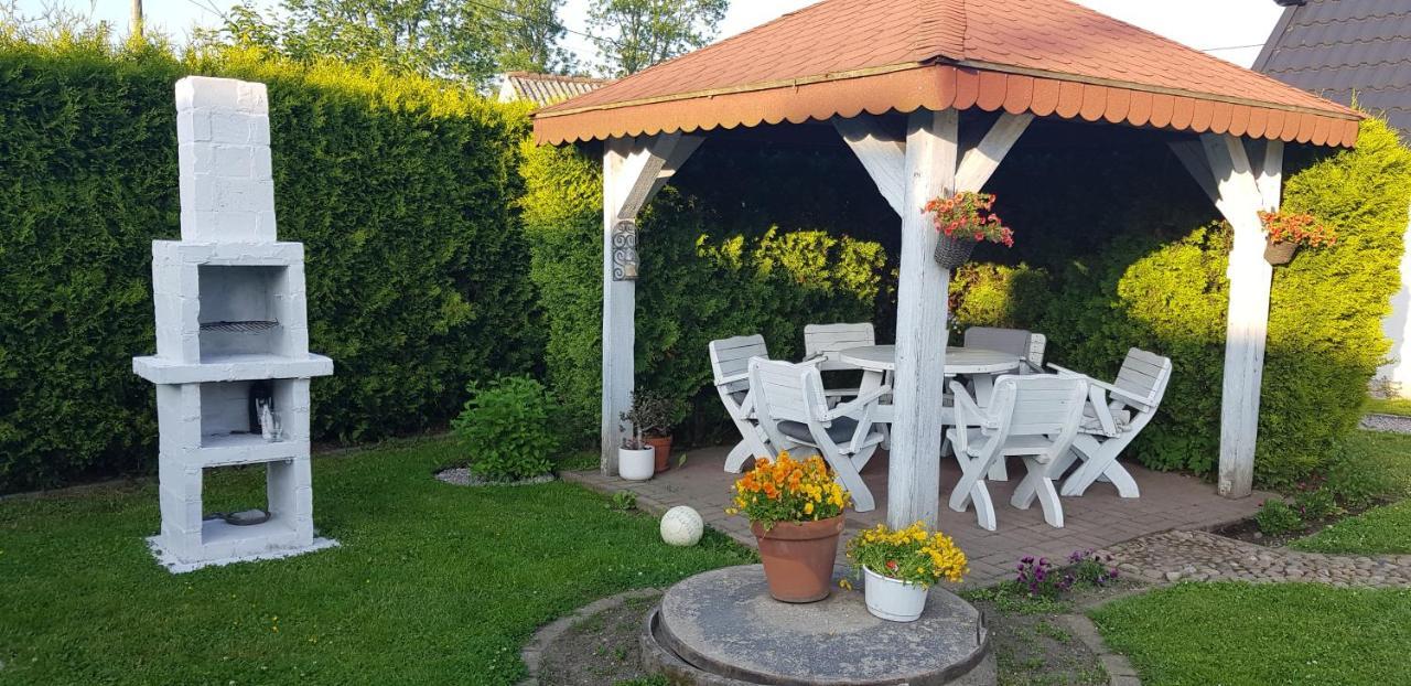 Pokoje Goscinne U Anny Ujście-Darłowskie Esterno foto